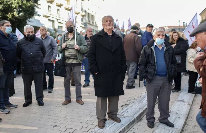 Τσάπαλος στον ΣΚΑΪ 100,3: Μπαράζ ενισχύσεων των συνταξιούχων έως τα τέλη Μαρτίου
